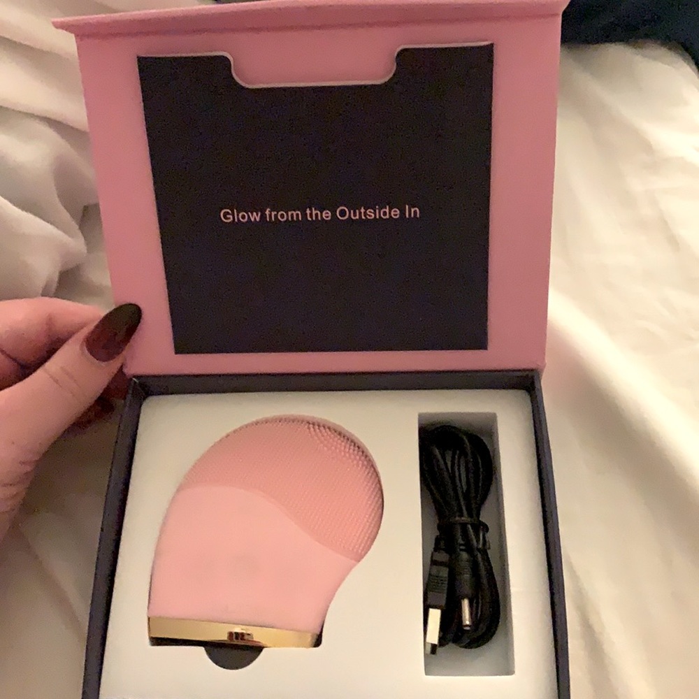 Brand new Luce Beauty Facial Cleanser